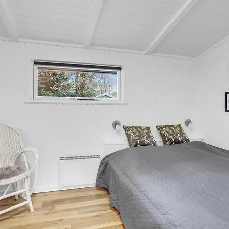 Three-bedroom In Hébergement de vacances Toftlund