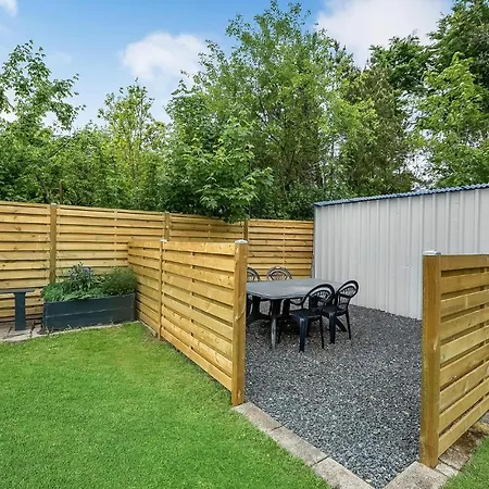 Three-bedroom In Nyaraló *