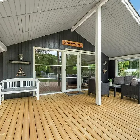 Three-bedroom In Nyaraló *