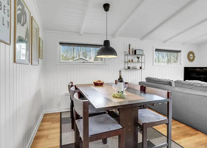 Holiday home Three-bedroom In