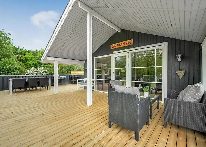Holiday home Three-bedroom In